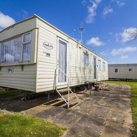 Great 8 Berth Caravan For Hire At Southview Holiday Park In Skegness Ref 33025E Bagian luar foto