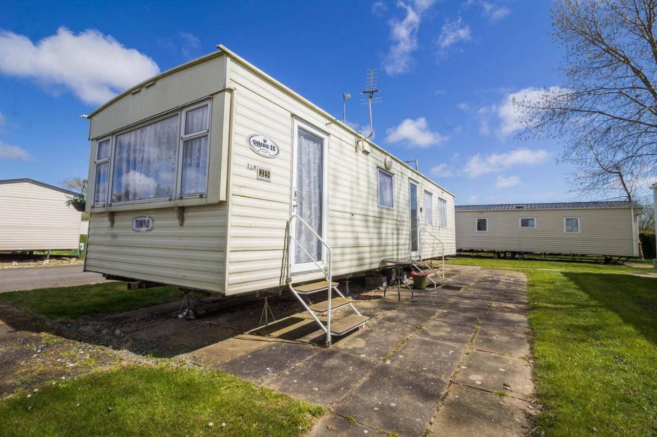 Great 8 Berth Caravan For Hire At Southview Holiday Park In Skegness Ref 33025E Bagian luar foto