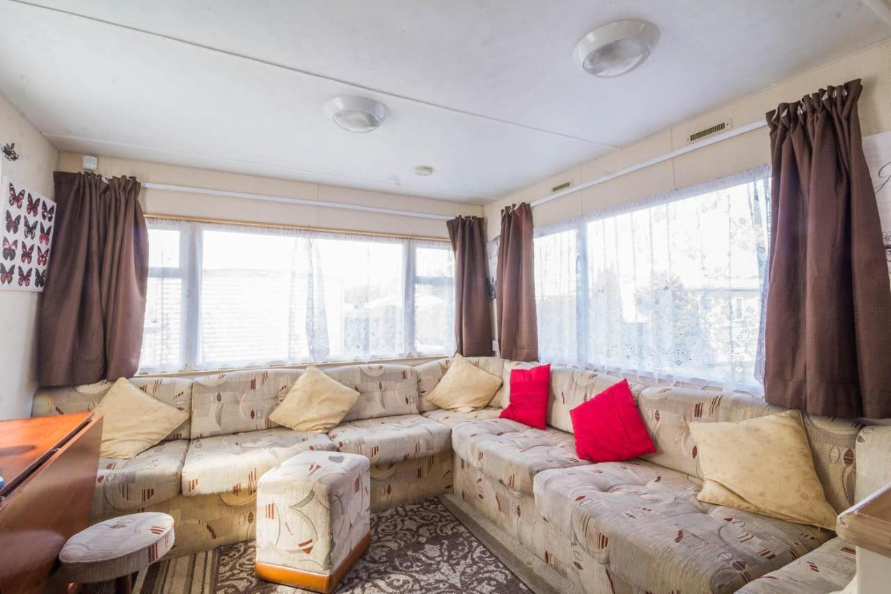 Great 8 Berth Caravan For Hire At Southview Holiday Park In Skegness Ref 33025E Bagian luar foto