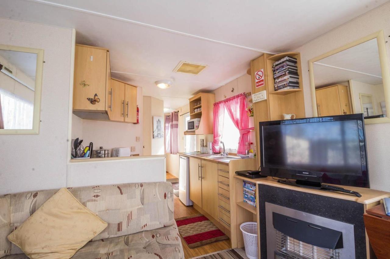 Great 8 Berth Caravan For Hire At Southview Holiday Park In Skegness Ref 33025E Bagian luar foto